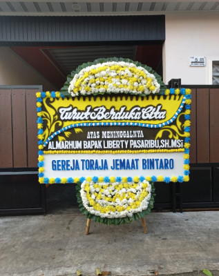 Papan Bunga Duka di Sambirejo